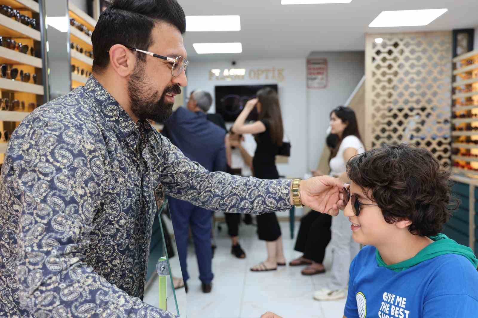 Uzmanlar güneş gözlüklerine dikkat çekti!