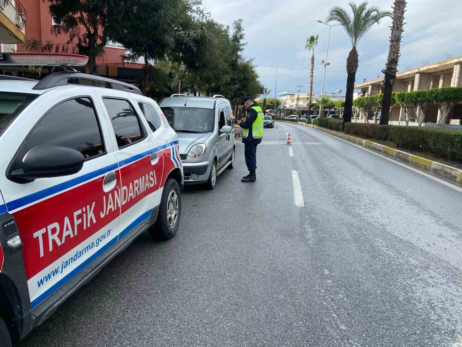 Van’da 102 araca trafikten men cezası!