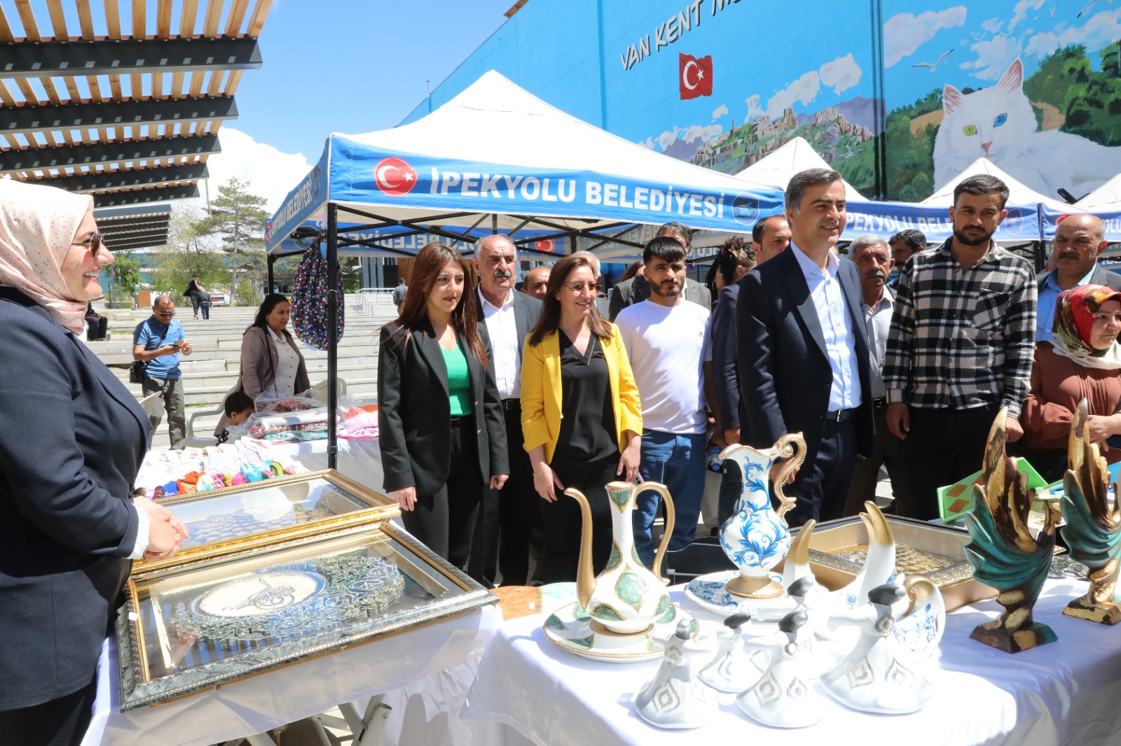 Van’da SMA’lı çocuklar için hayır çarşısı düzenlendi