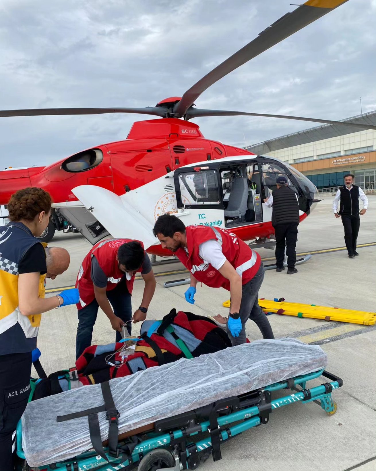 Van’da attan düşen şahıs helikopter ile hastaneye kaldırıldı