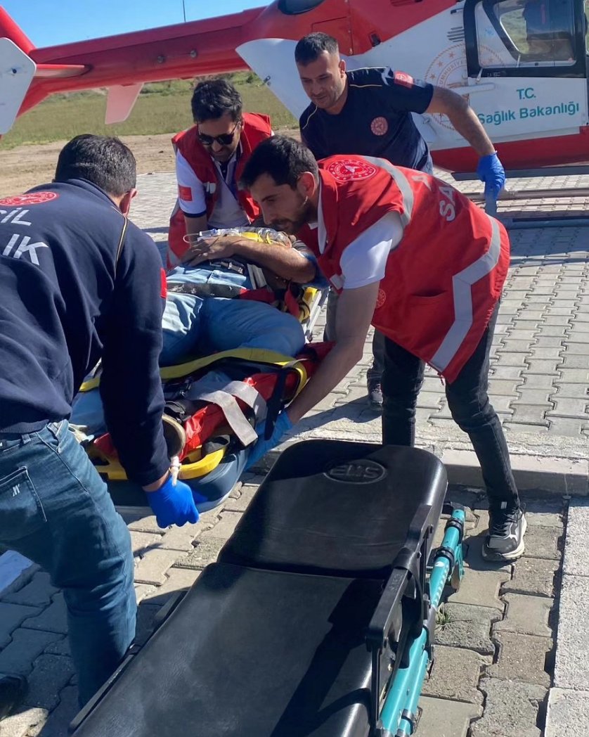 Van’da ayağı kırılan vatandaşın imdadına helikopter yetişti