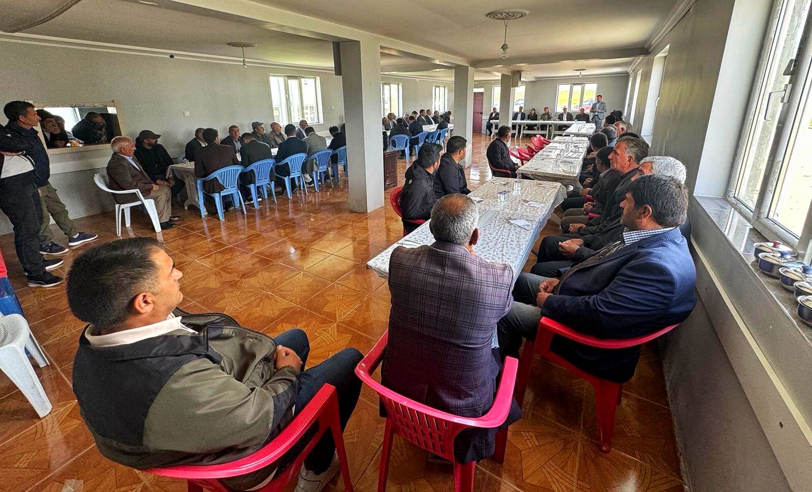 Van’da husumetli aileleri barıştırdı