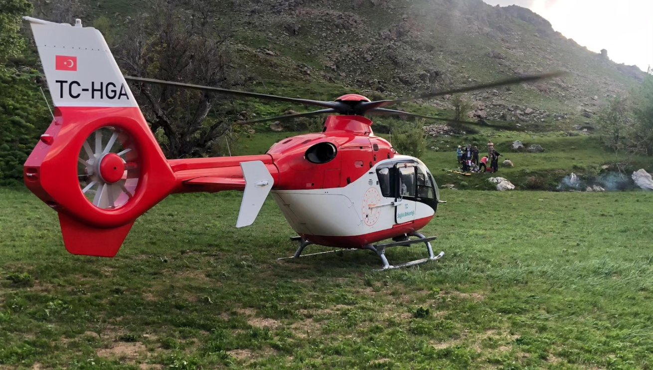 Van’da pancar toplarken ayağı kırılan vatandaş helikopterle hastaneye kaldırıldı