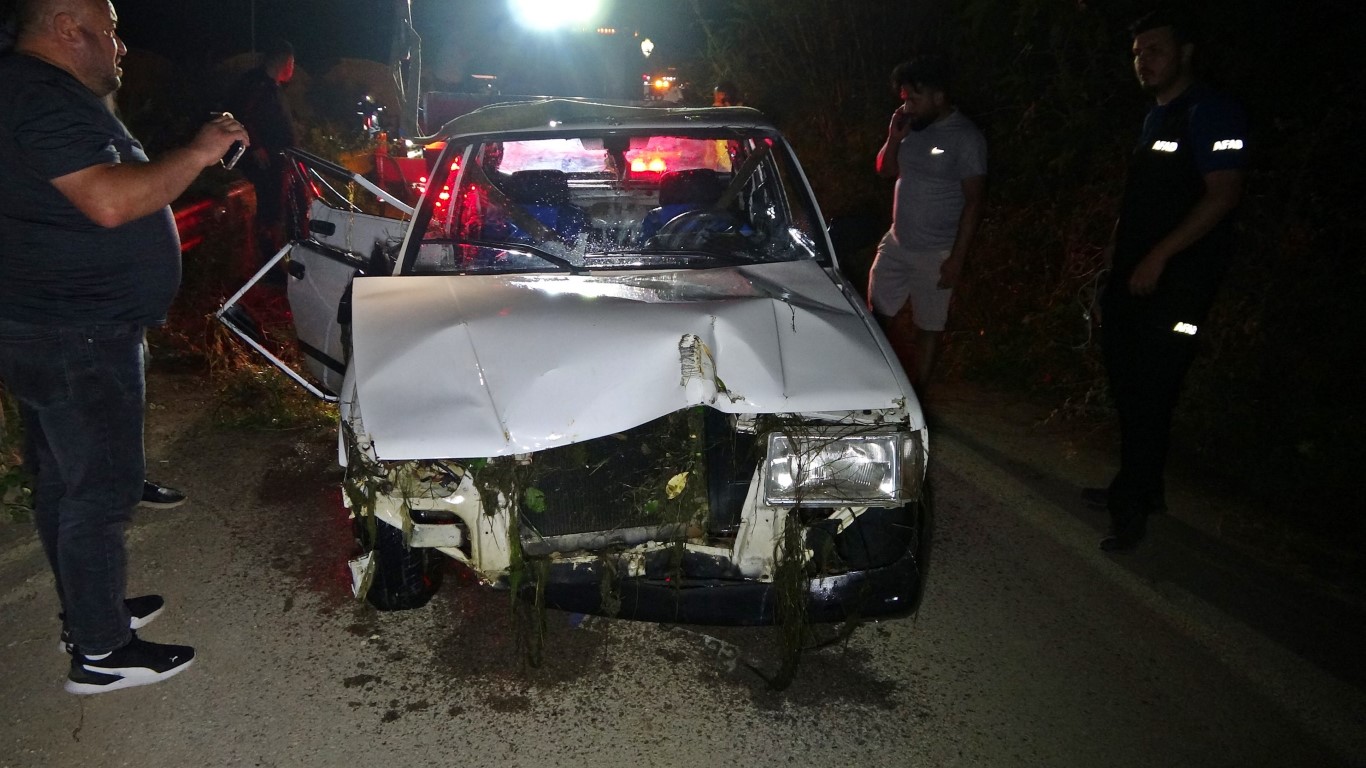 Otomobil köprüden dereye uçtu: 1’i çocuk 2 kişi kayıp