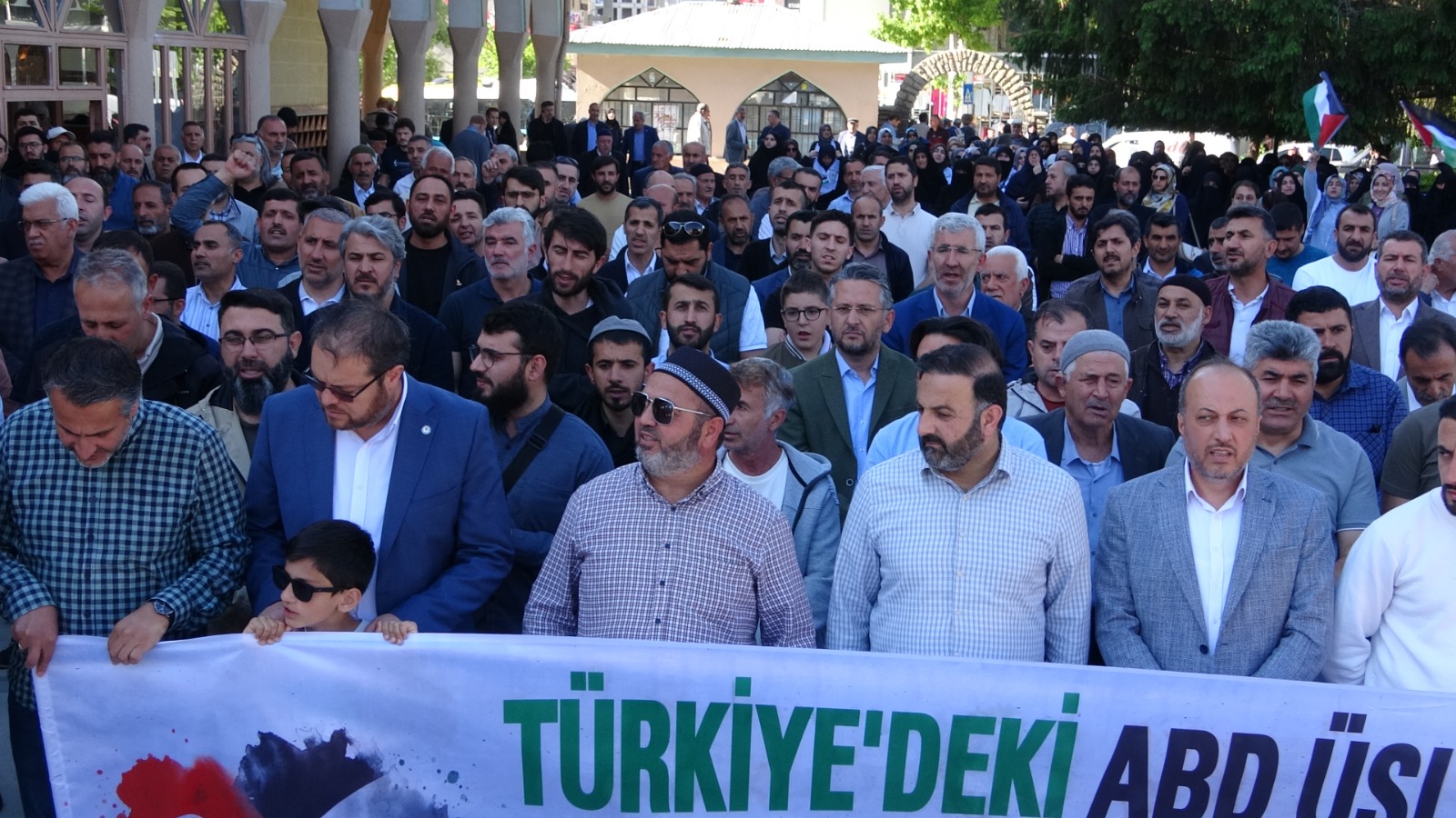 Van’da katil İsrail’in Refah katliamı tel’in edildi