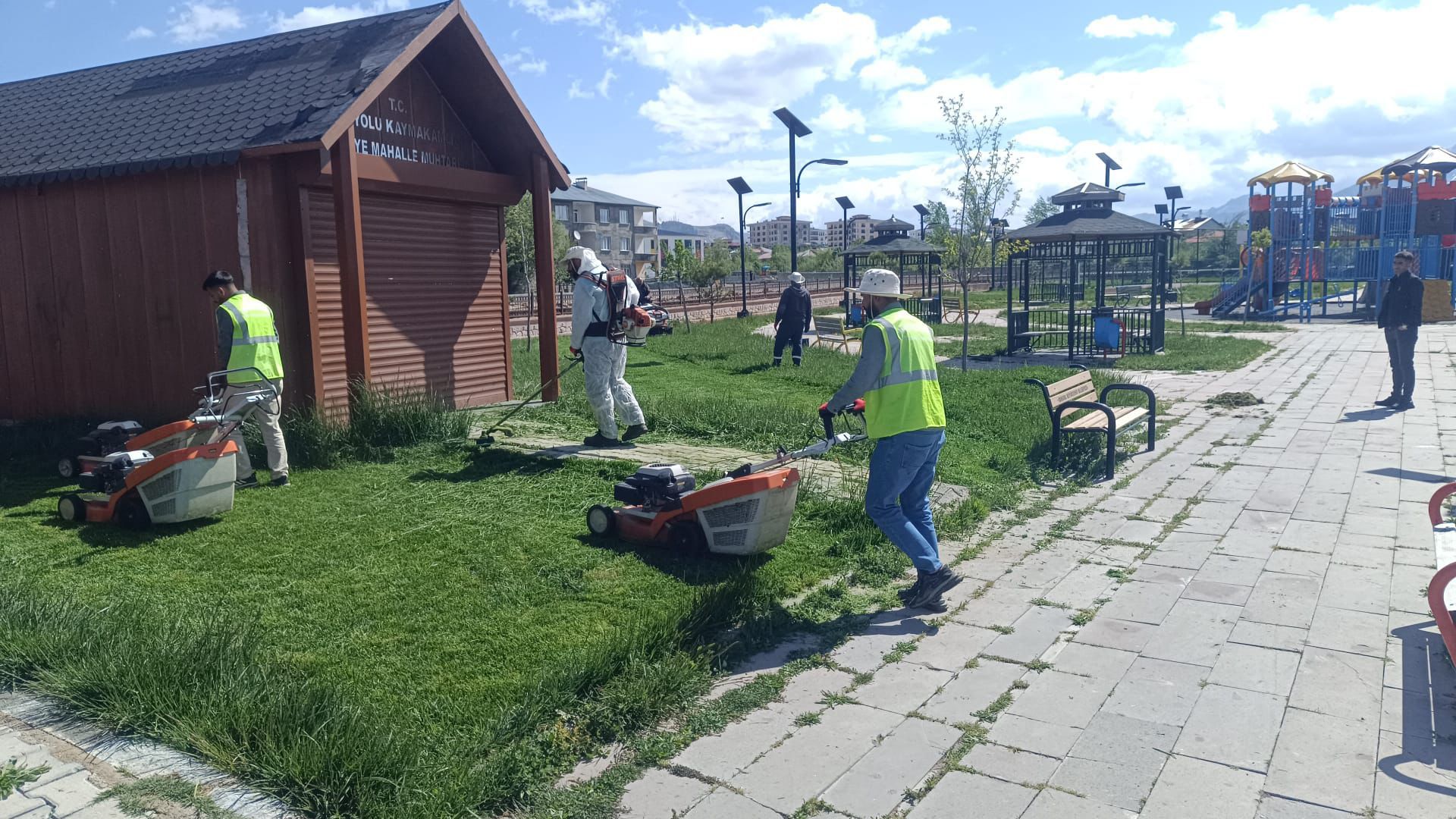 İpekyolu’nda parklar yaza hazırlanıyor