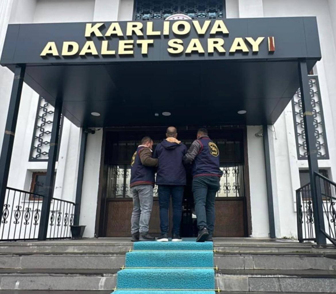 JASAT dedektifleri aranan 2 şahsı yakaladı