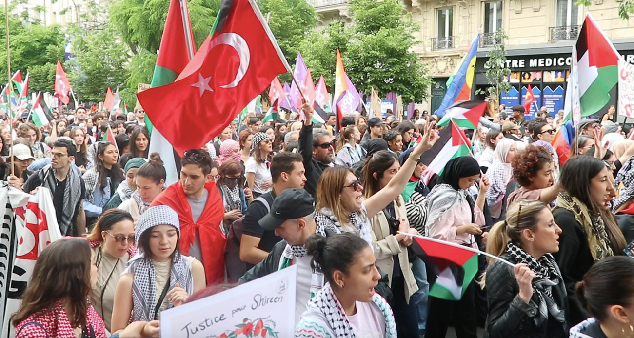Paris sokaklarından İsrail’e tepki: “Masum çocukları öldürmekten vazgeçin”