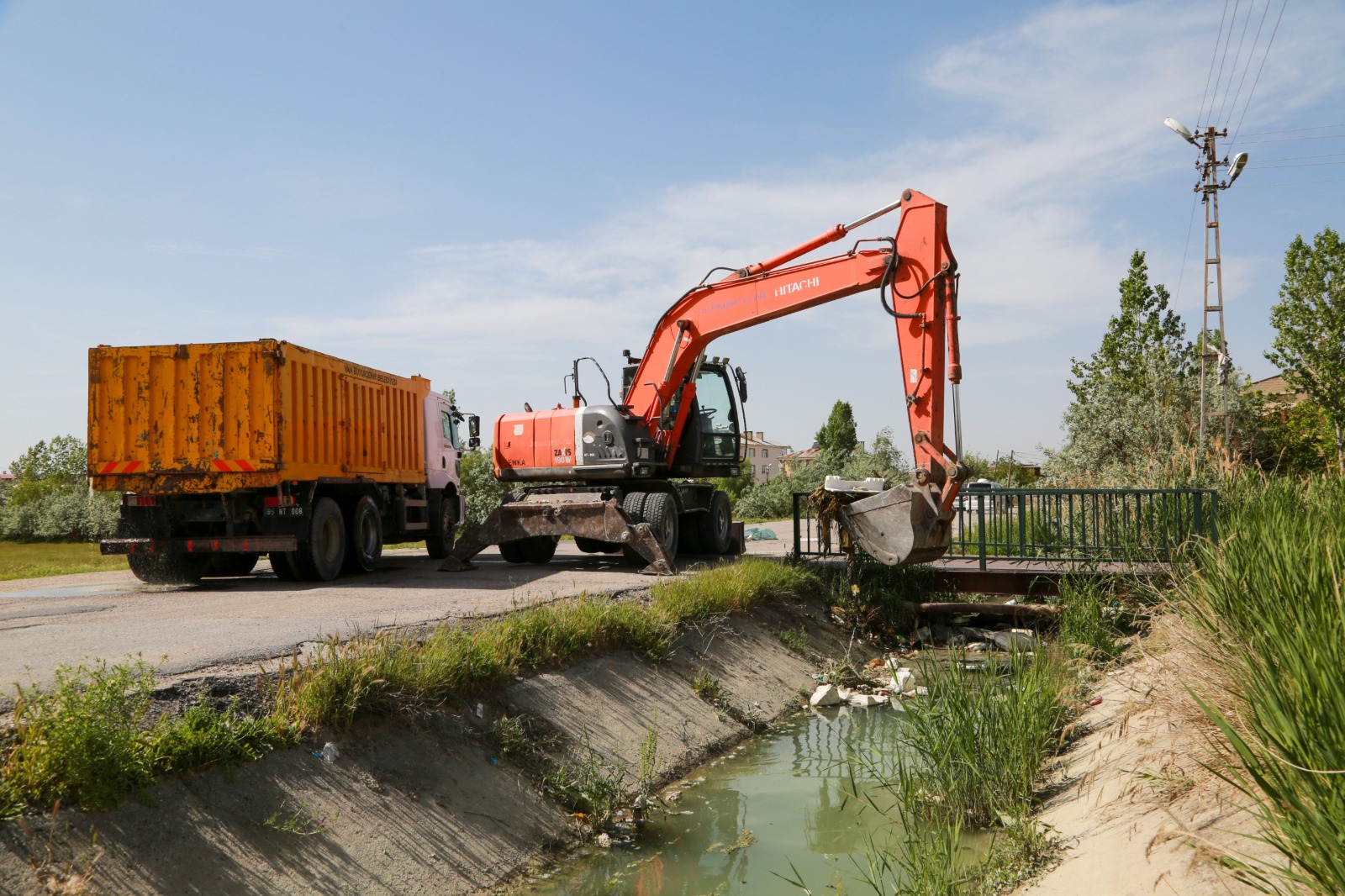 Van’ın Tarihi Şamran Kanalında temizlik çalışması