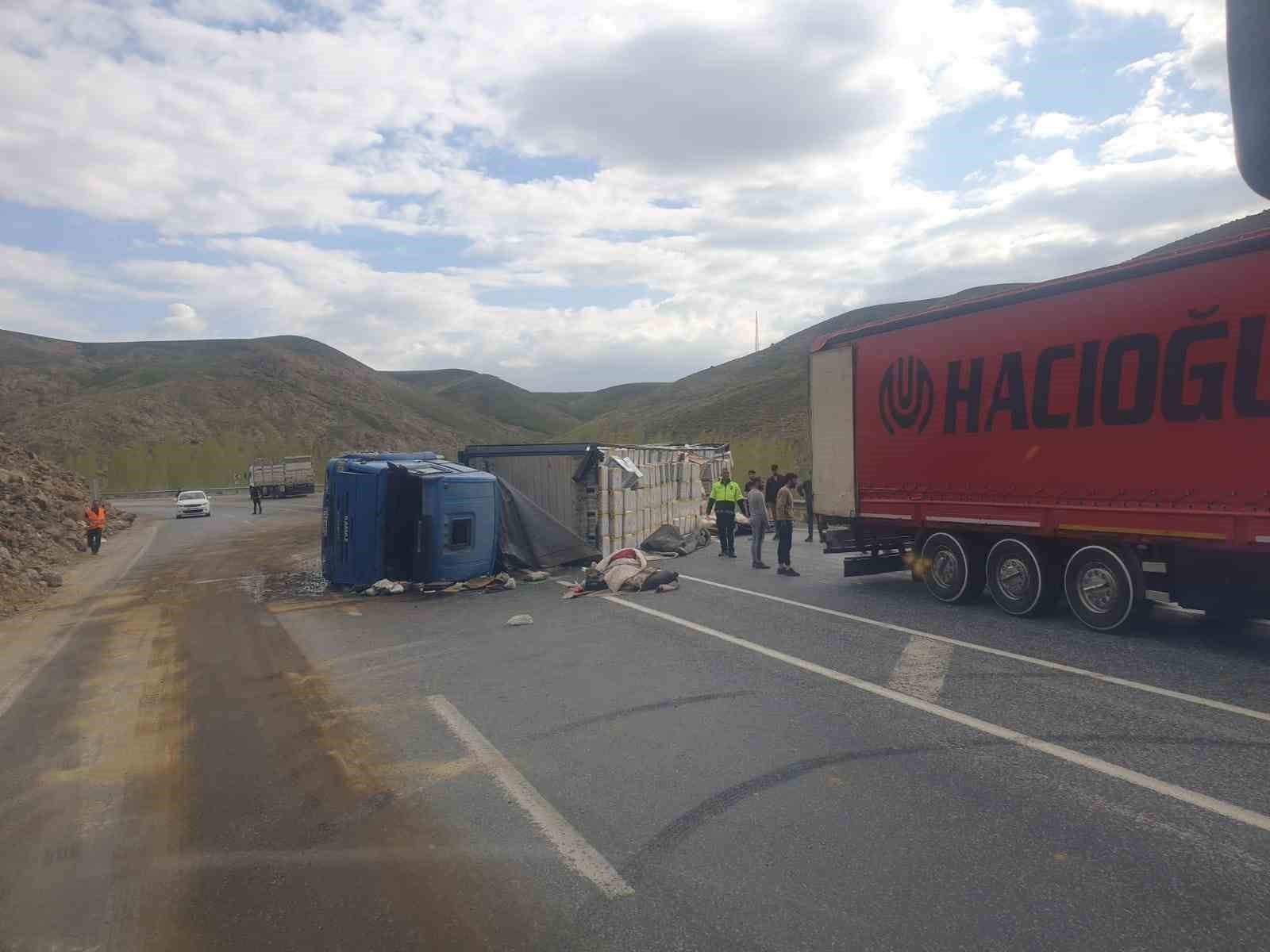 Van’ın Gürpınar ilçesinde feci kaza: 1 yaralı