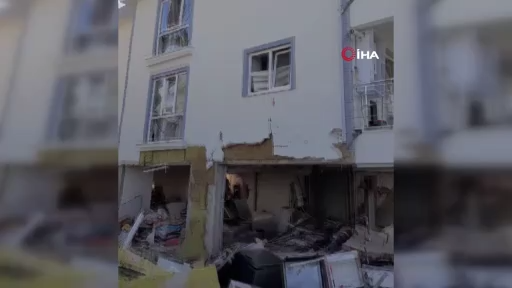 Ev sahibi ile tartışan kiracı doğalgazı açıp apartmanı havaya uçurdu