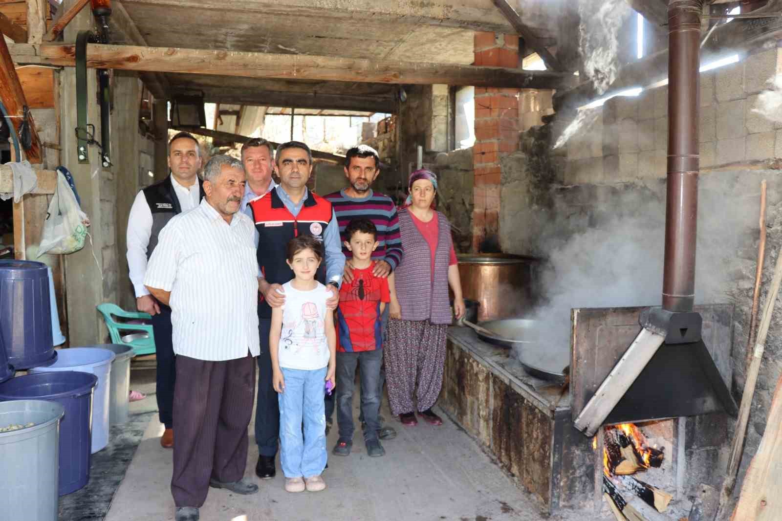 Karnavas’ta pekmez zamanı