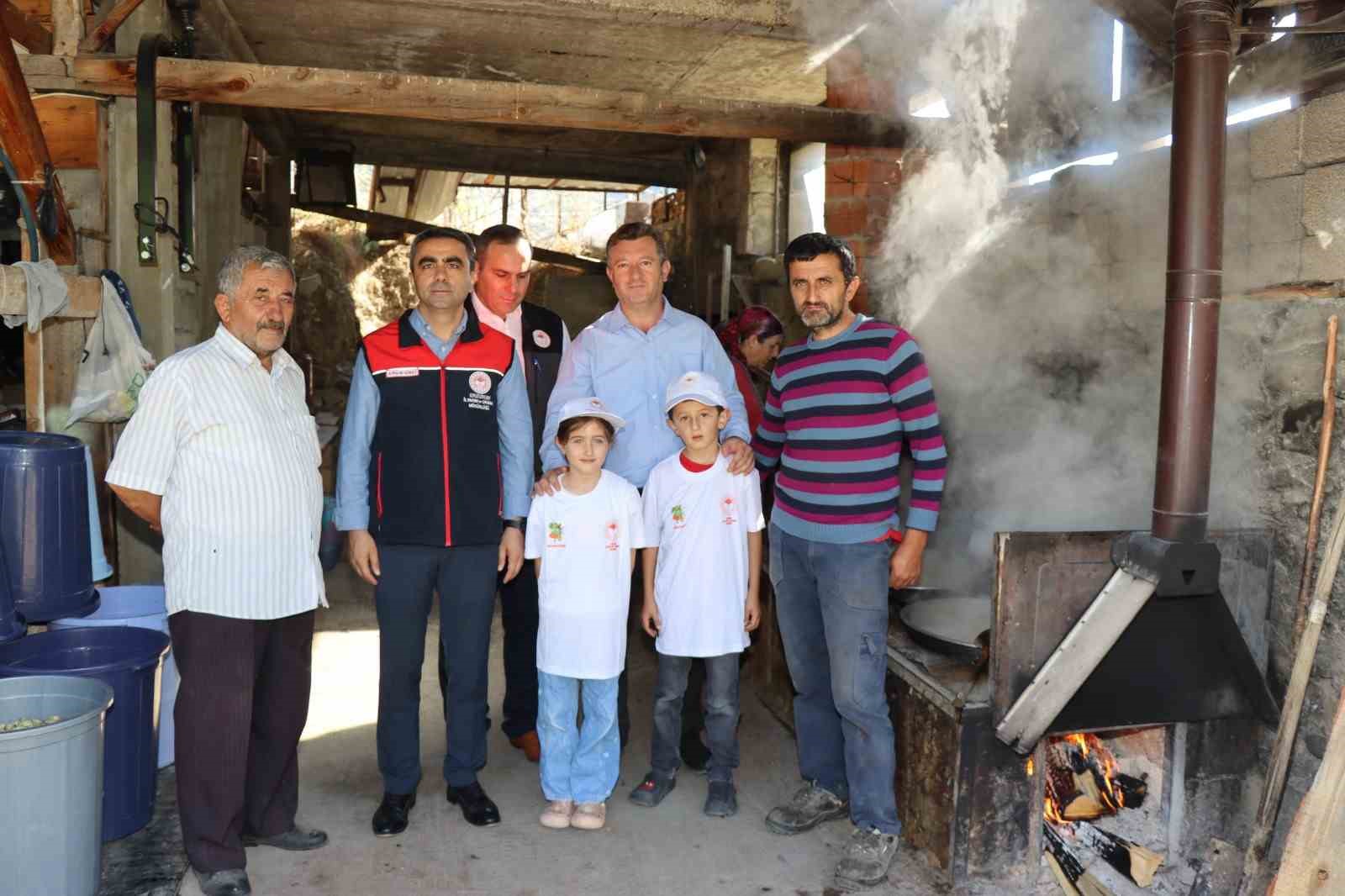 Karnavas’ta pekmez zamanı