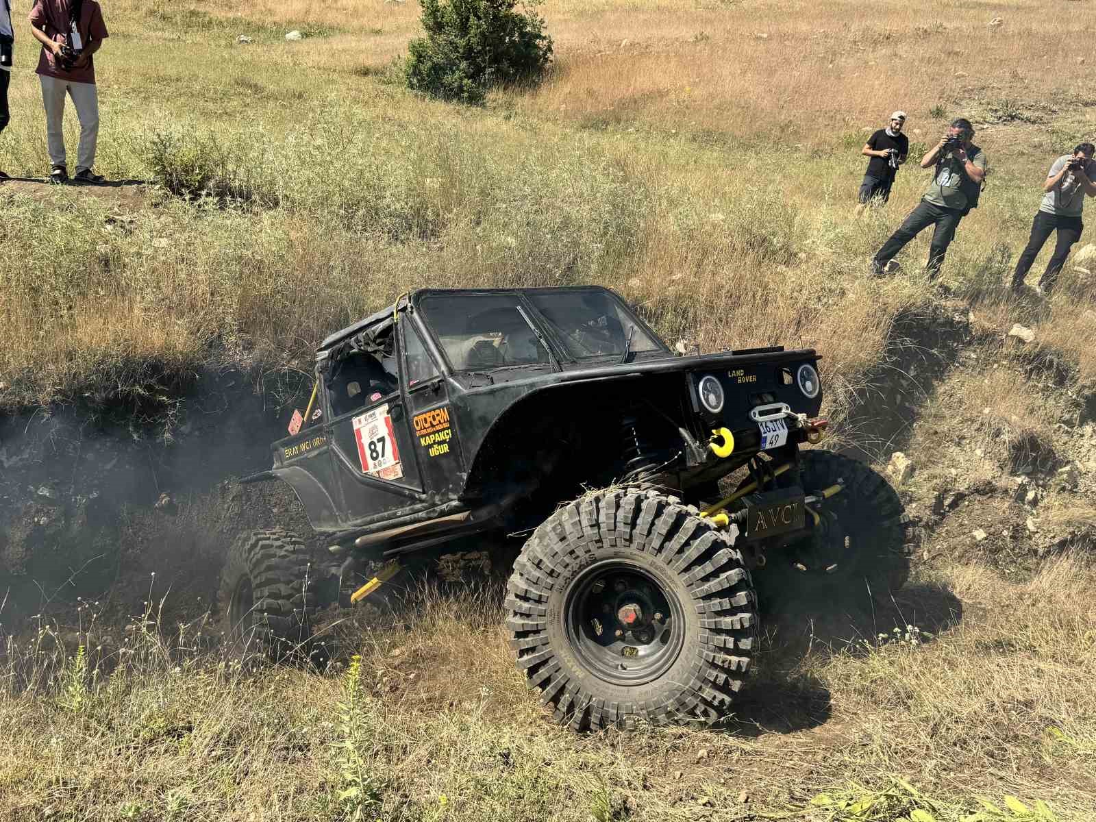 Çukurca’da off-road gösterilerine sahne oldu