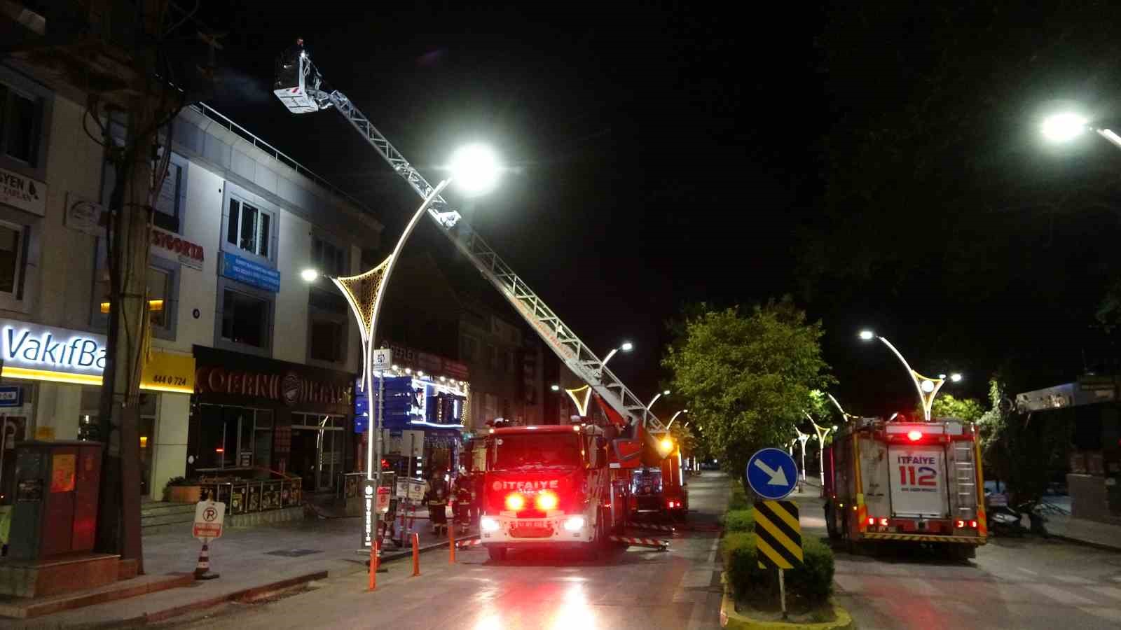 İş yerindeki fritözden yangın çıktı