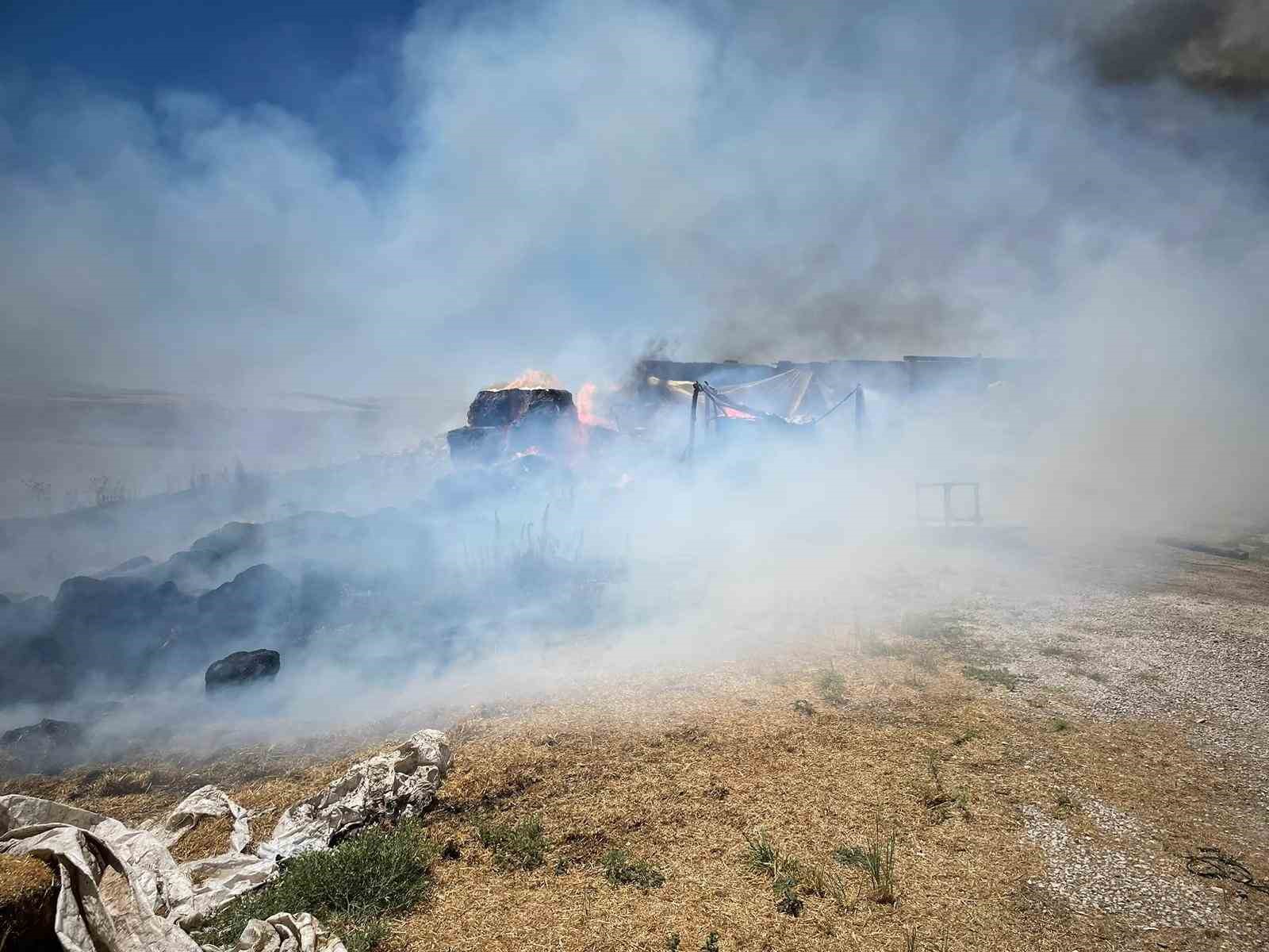 100 dönümlük alanda etkili anız yangını 4 saatte söndürüldü