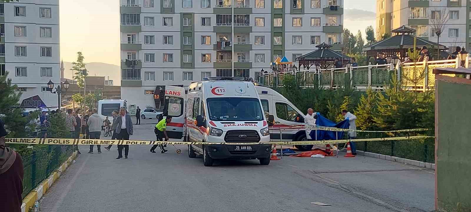 Erzurum’da aracın altında kalan küçük çocuk can verdi