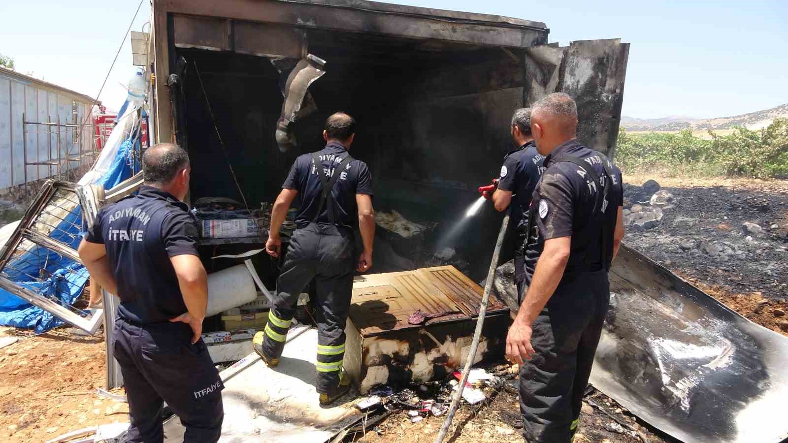 Kırık camlar yangına neden oldu