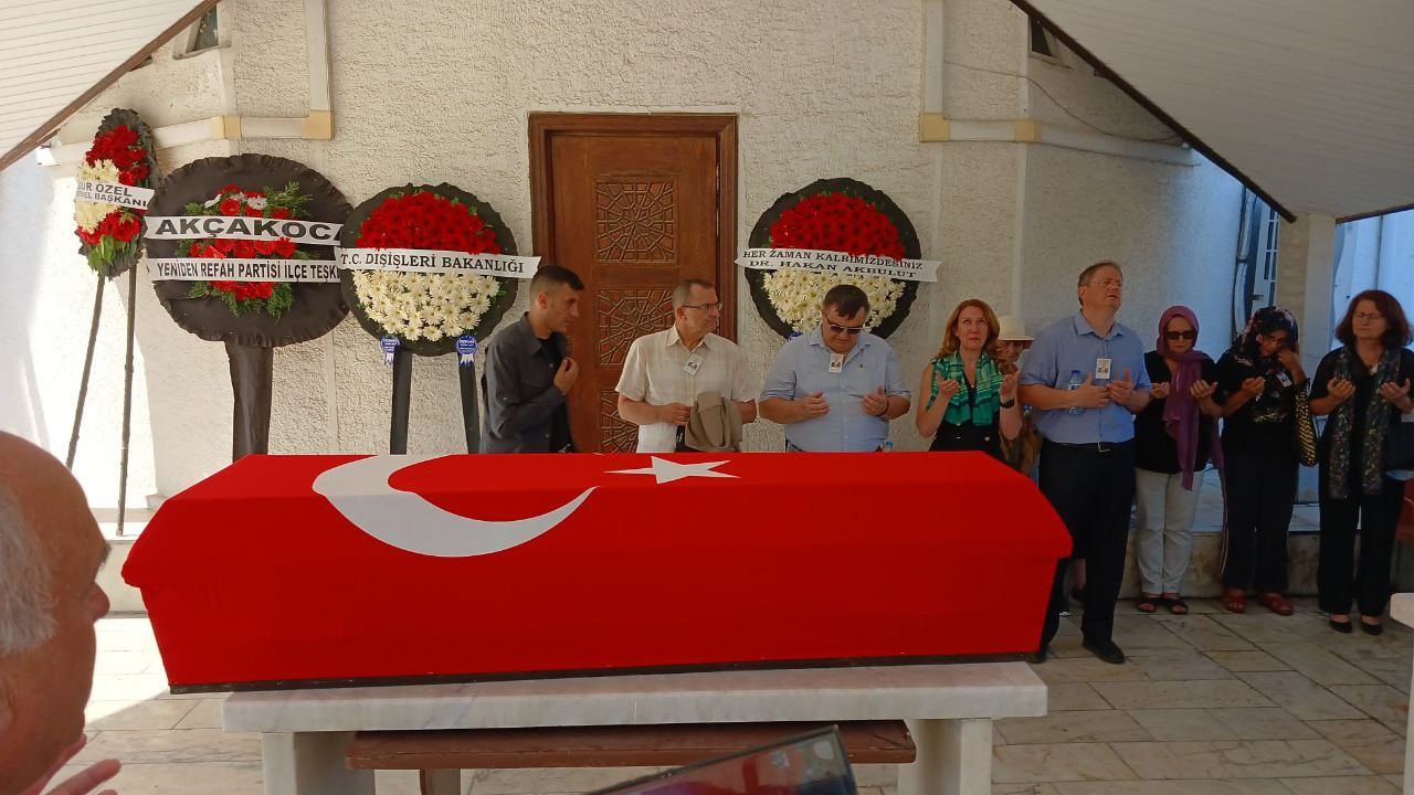 Eski Bakan Yaşar Yakış son yolculuğuna uğurlandı
