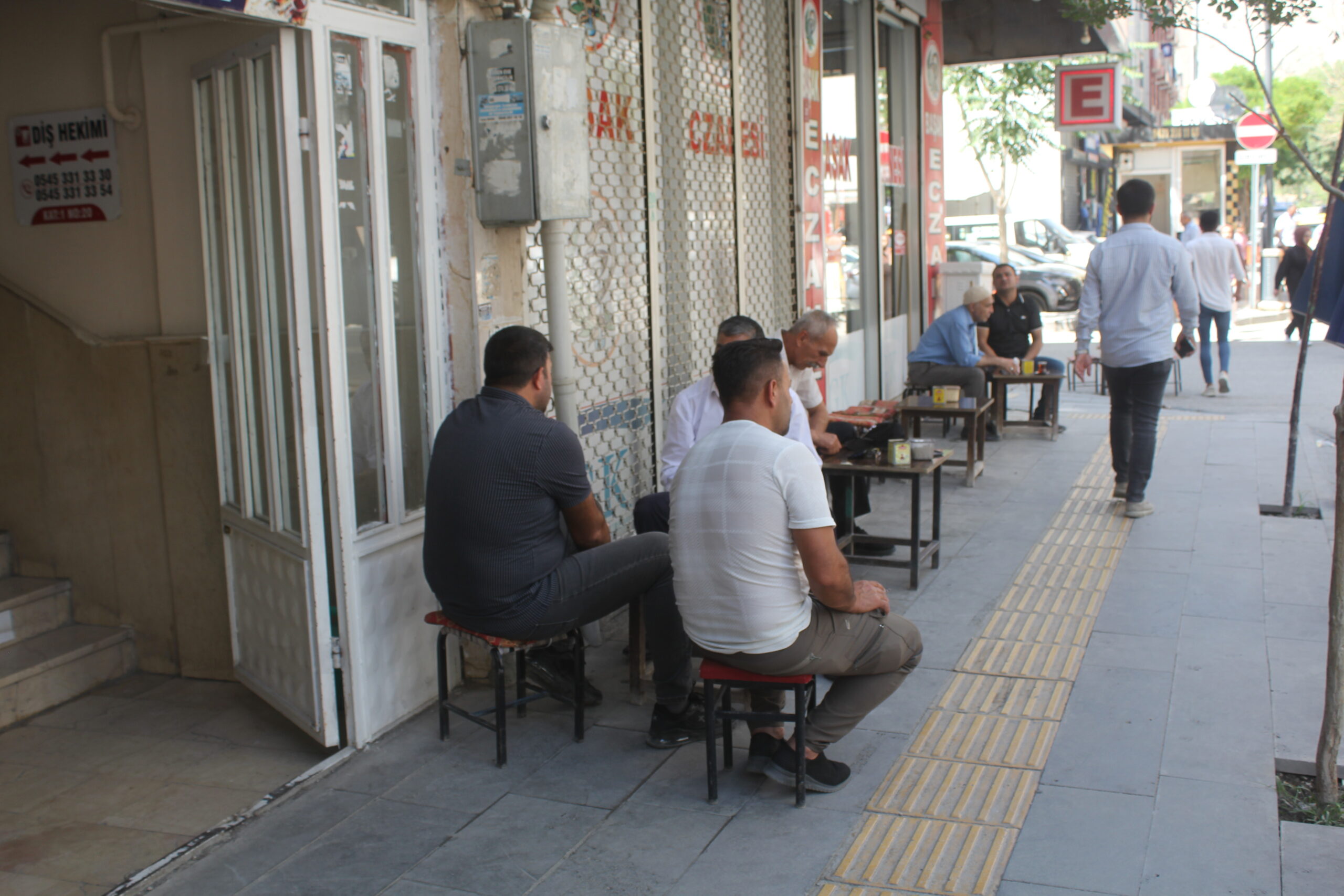 Van sokakları kafeye döndü