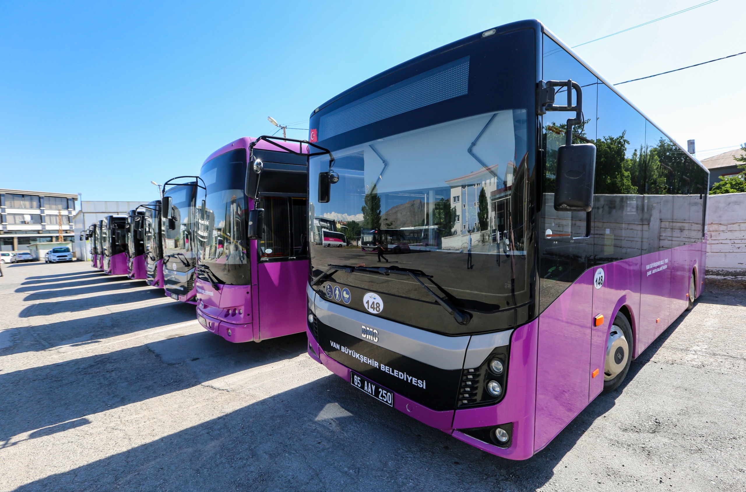 Van-Bahçesaray otobüs seferleri başlıyor