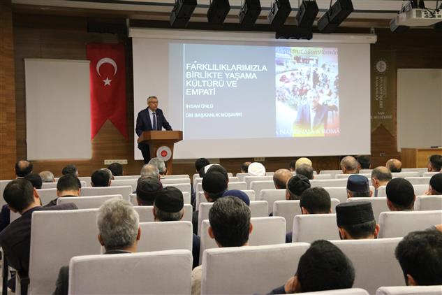 Van ‘da “Birlikte Yaşama Kültürü” konferansı düzenlendi