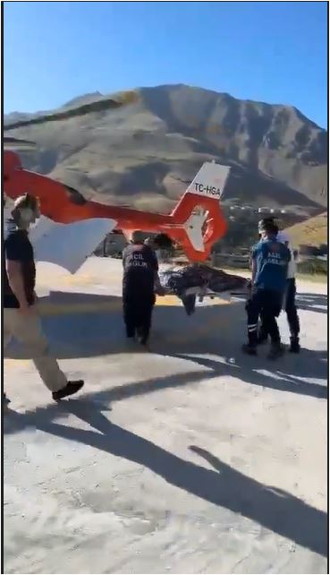 Van’da 84 yaşındaki hastanın nakli helikopter ambulansla sağlandı