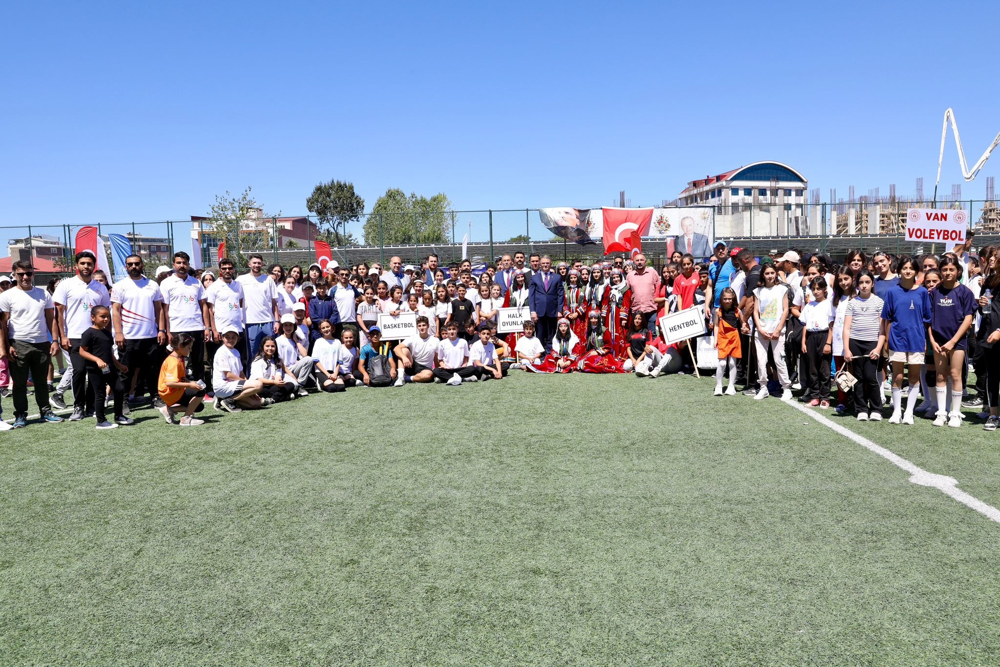 Van’da ücretsiz Yaz Spor Okulları’nın açılışı yapıldı