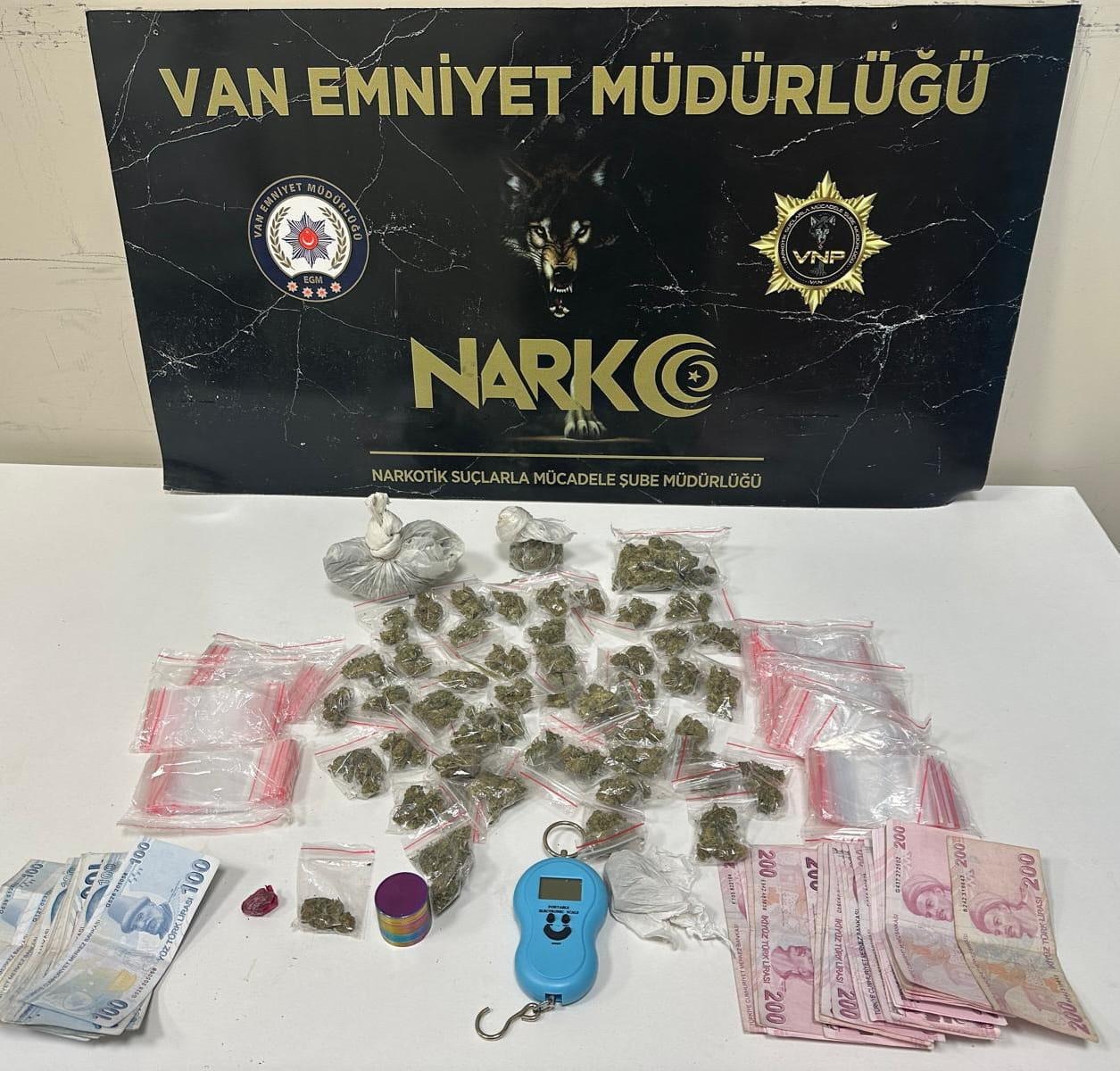 Van’da uyuşturucu satıcılarına operasyon