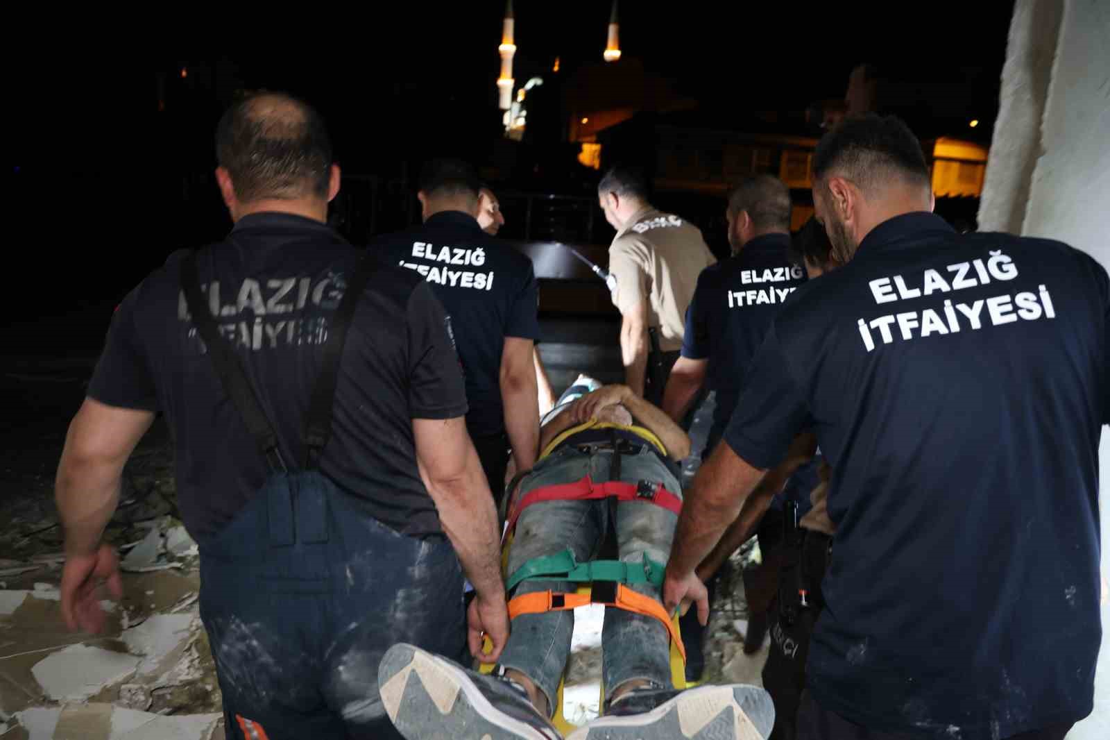 Asansör boşluğuna düşen şahsın imdadına itfaiye ekipleri yetişti