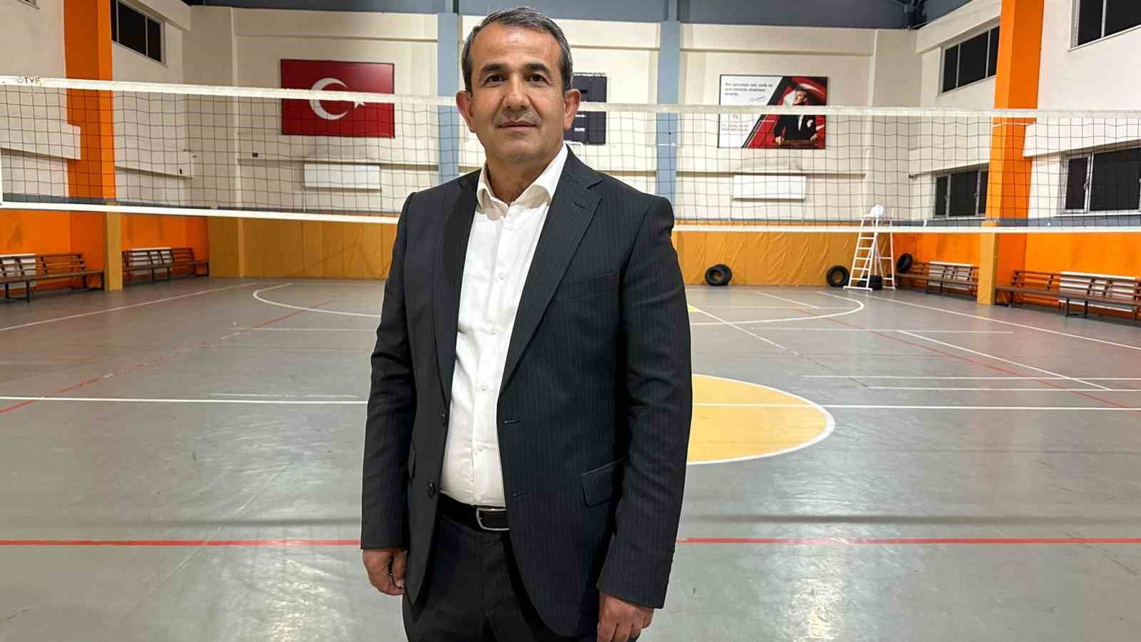 Yüksekovalı sporcular Türkiye şampiyonu oldular: Birincilik kupası ile ilçeye 17 madalya kazandırdılar