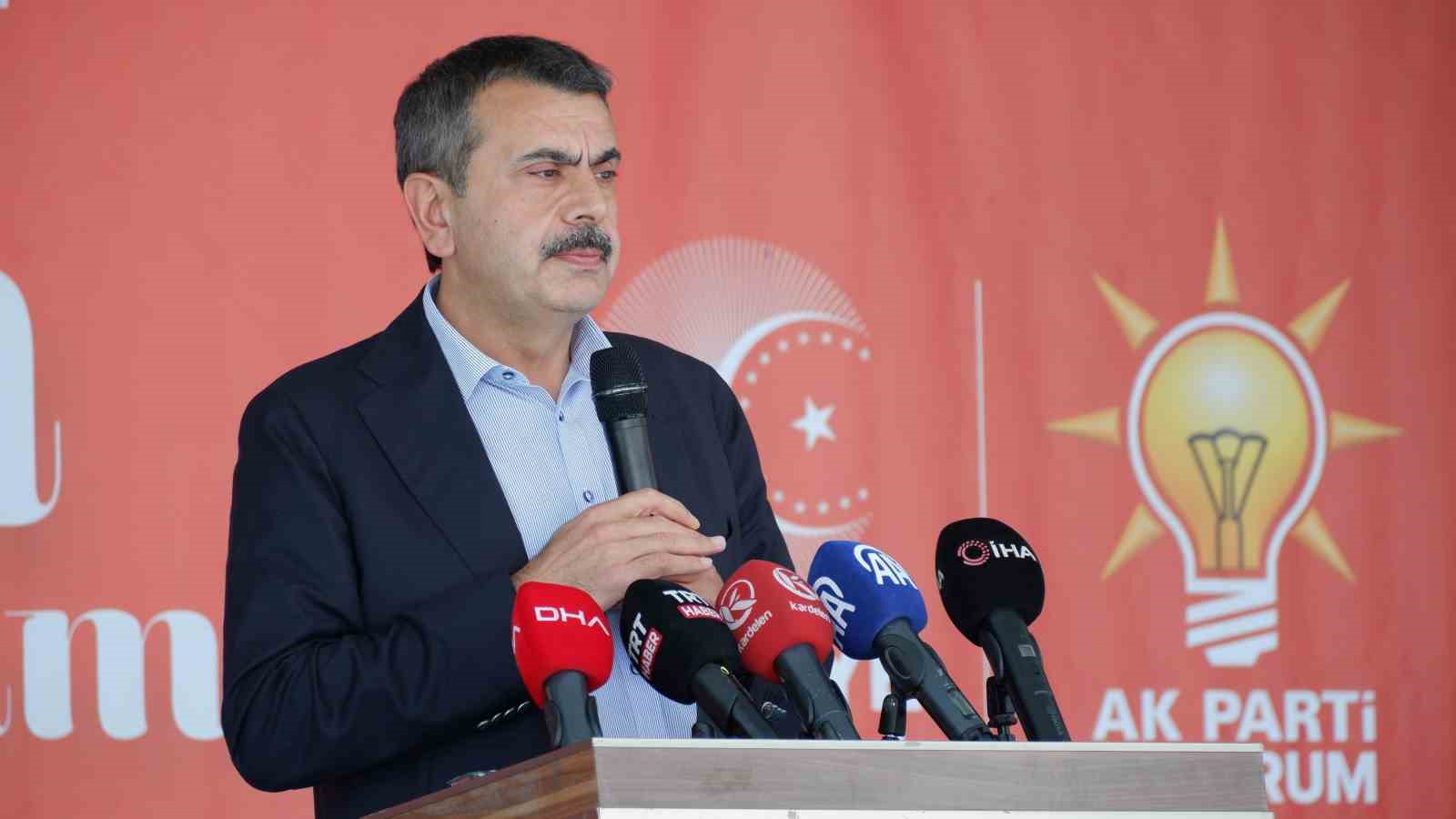 Bakan Tekin’den açıklama:Evrensel ölçütlere uyun bir müfredat oluşturmaya çalıştık