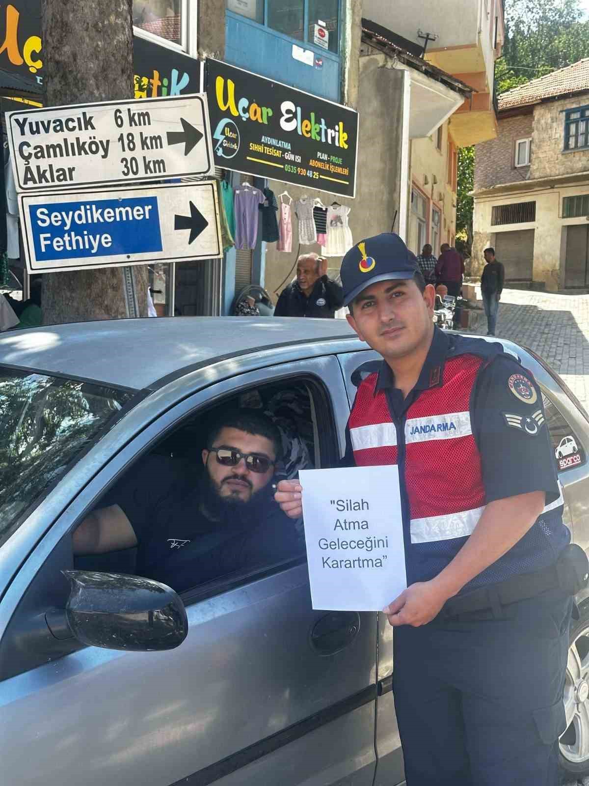 Kaş’ta ‘Mutluluğa kurşun sıkma, geleceğini karartma’ projesi başladı