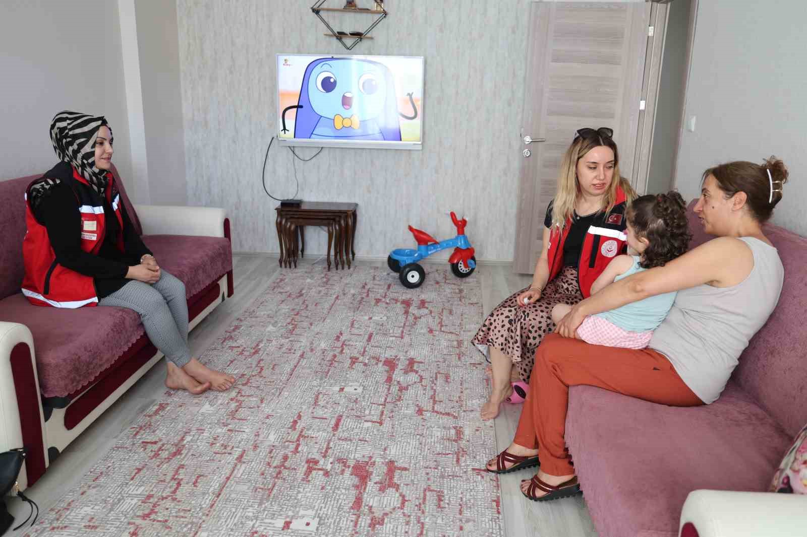 Çocukları olmayan çift, koruyucu aile modeli ile evlat hasretini dindirdi