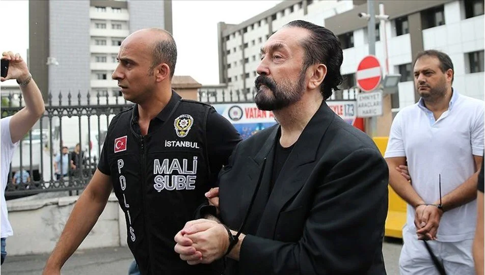 Eski Emniyet Müdürü Sezer konuştu; Adnan Oktar davası ne olacak?