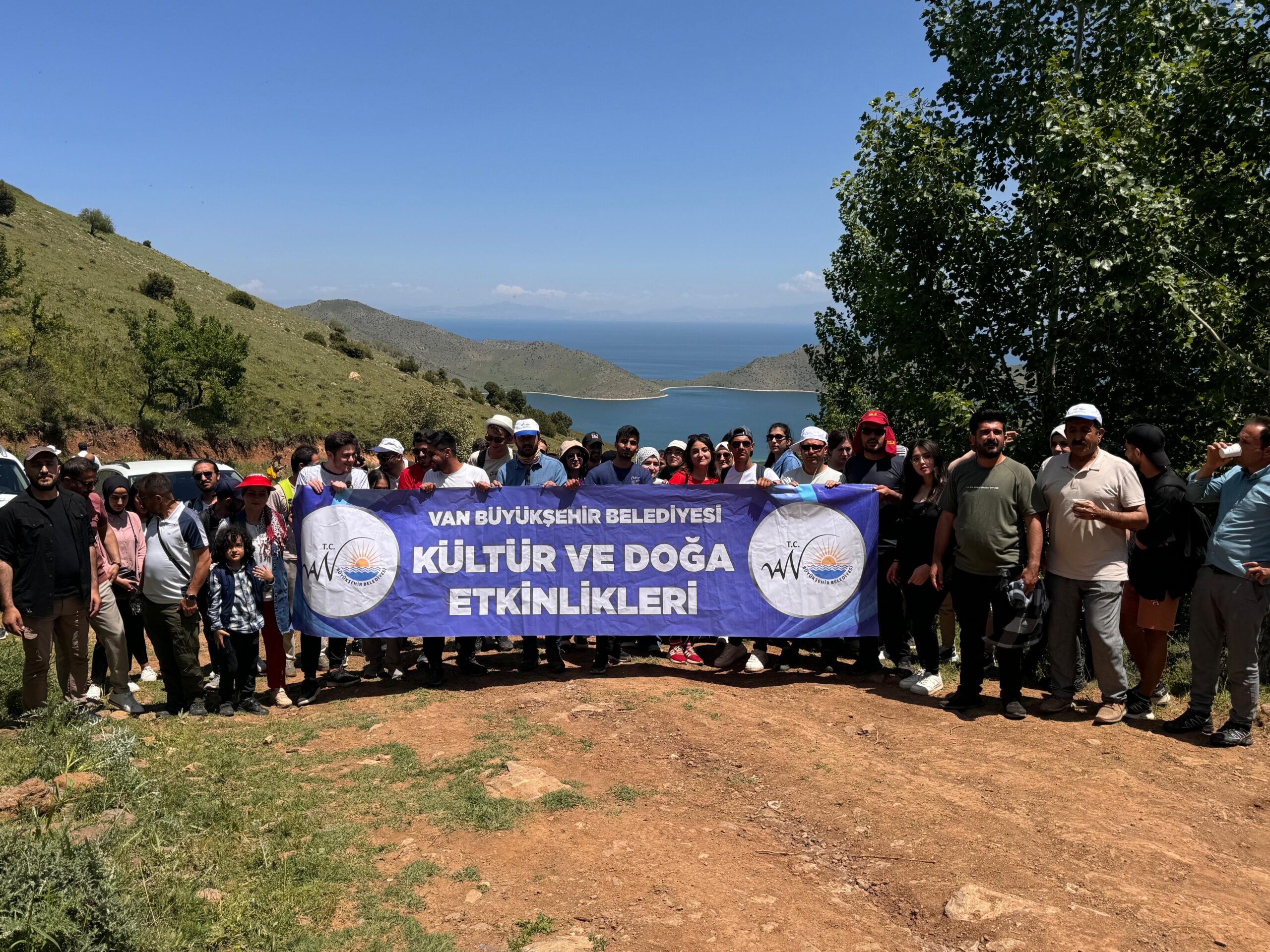 Van’da düzenlenen Doğa Yürüyüşü ve Fotoğraf Etkinliğine Yoğun İlgi