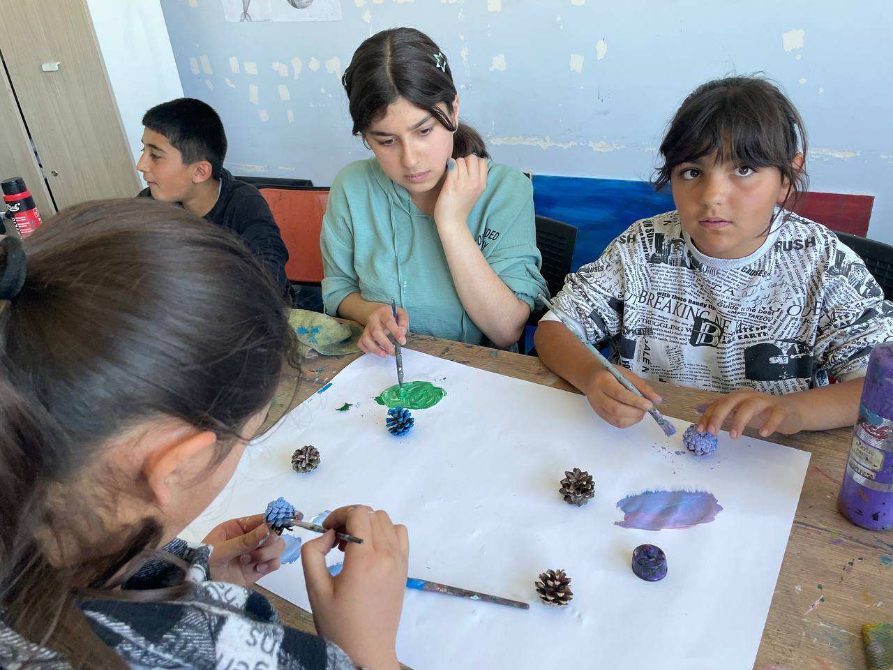 Doğada buldukları malzemeleri sanat eserine dönüştürdüler