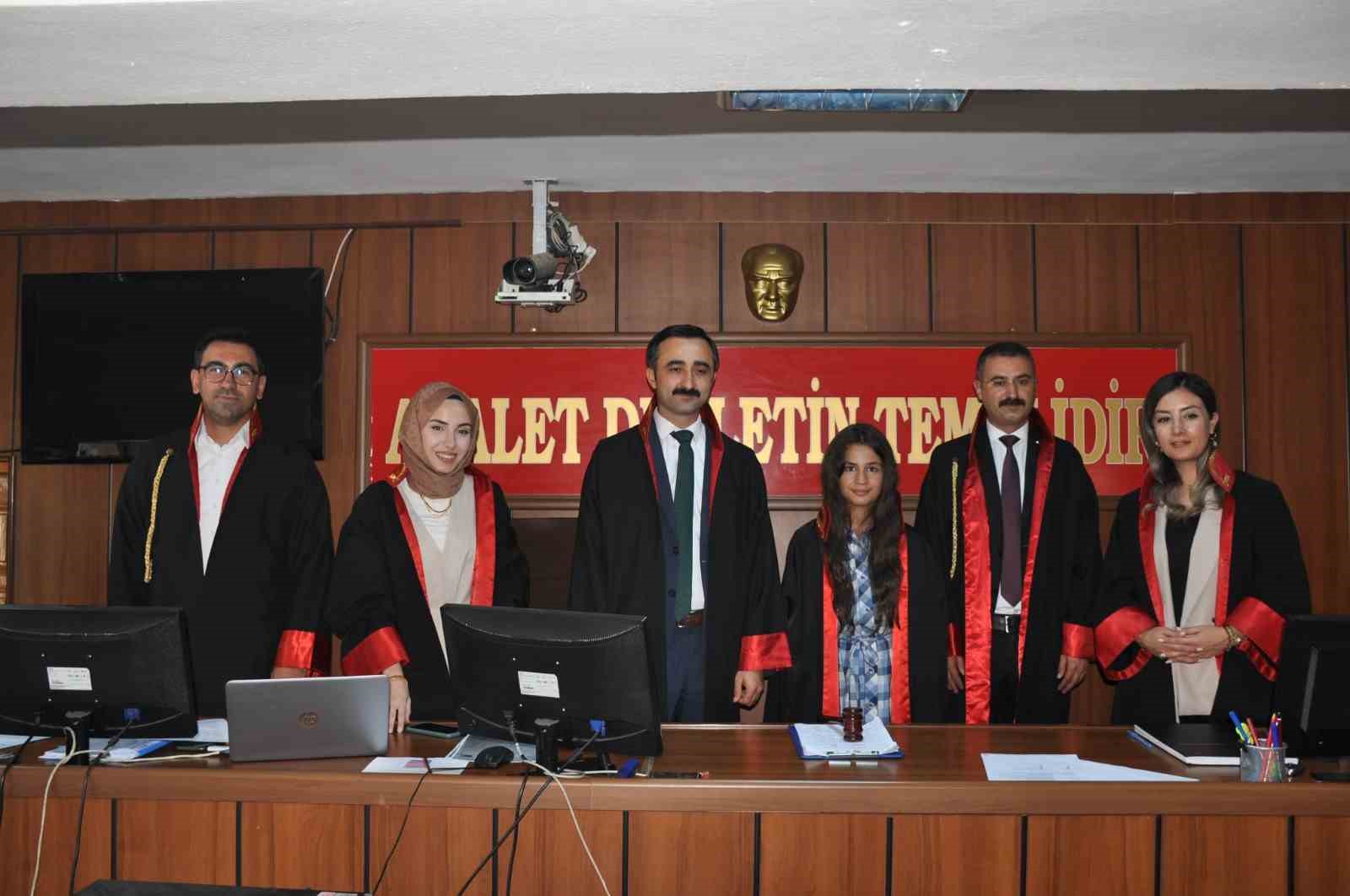 Hukukçu olmak isteyen minik Rabia adliyeyi gezdi