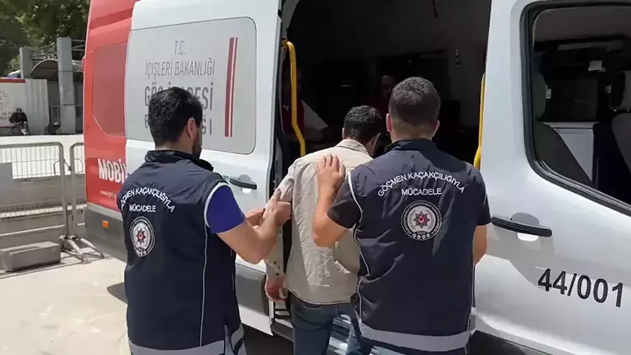 Yapılan denetimlerde bin 456 düzensiz göçmen yakalandı