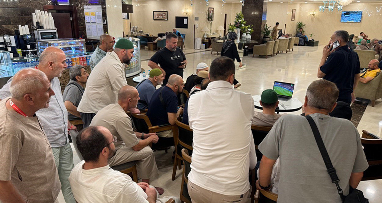 Medine’de hacıların milli maç heyecanı