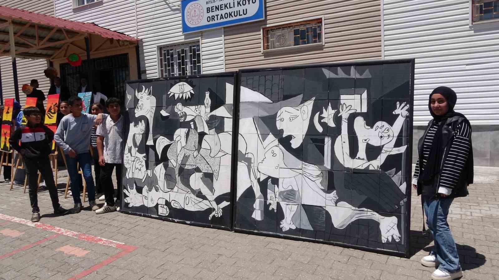 Öğrenciler yaptıkları resimlerle ünlü ressamlara taş çıkarttı