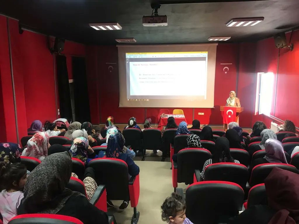 Gürpınar’da “Bir Yetime Aile Olmak” semineri düzenlendi