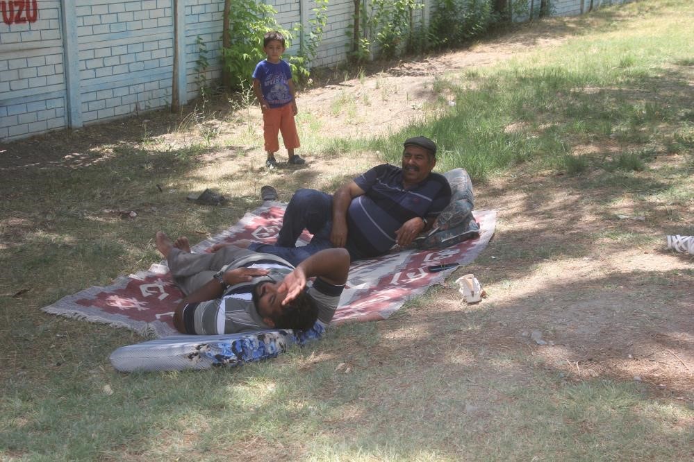 Sıcaktan bunalan vatandaşların durağı  mesire alanları oldu