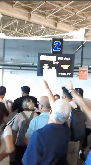 Uçak seferi iptal edilen o ilde  yolcular isyan etti