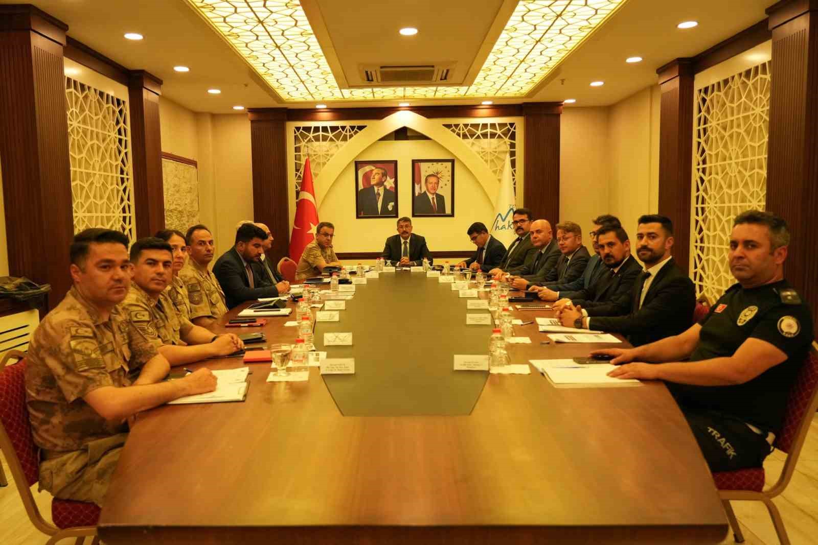 Vali Çelik, Sosyal medya dolandırıcılığına karşı uyardı