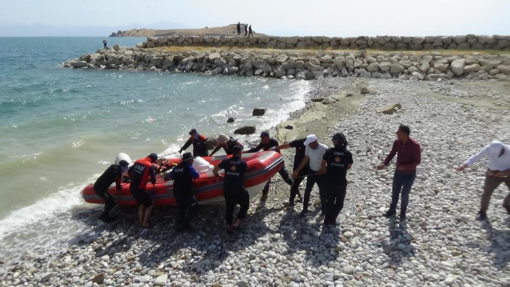 Van’da kaybolan genci arama çalışmalarına olumsuz hava şartları nedeniyle ara verildi