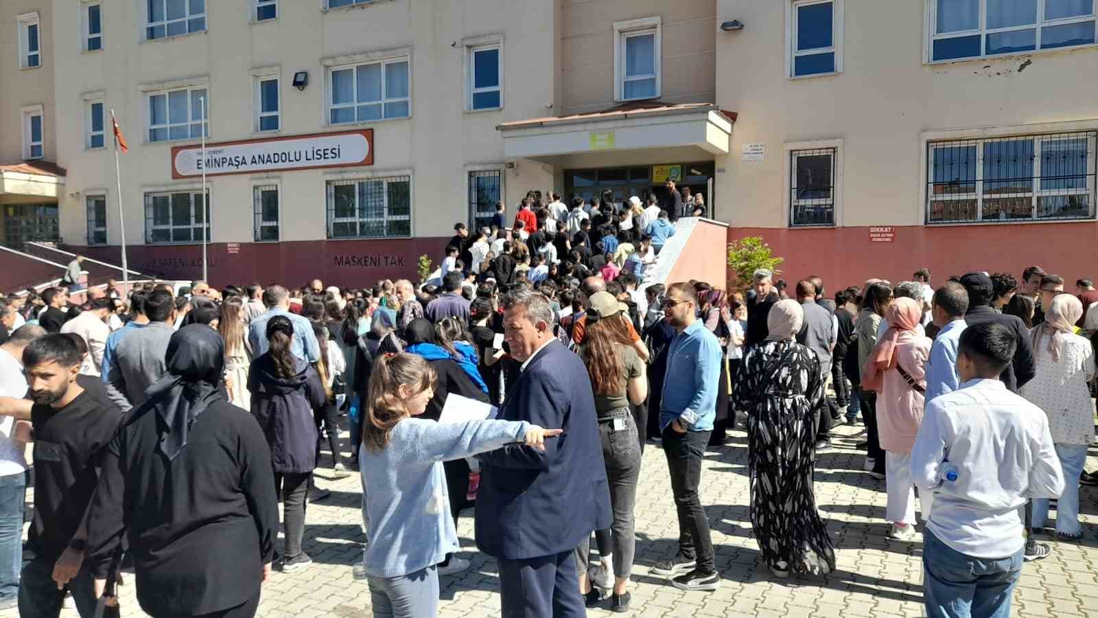 Van’da LGS heyecanı yaşandı