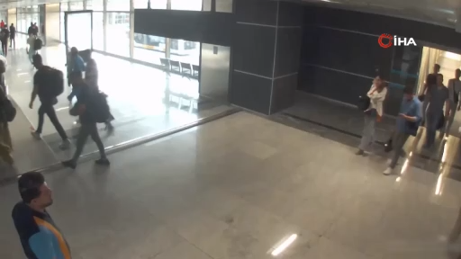 Midelerinden 1.5 kilo uyuşturucu çıktı