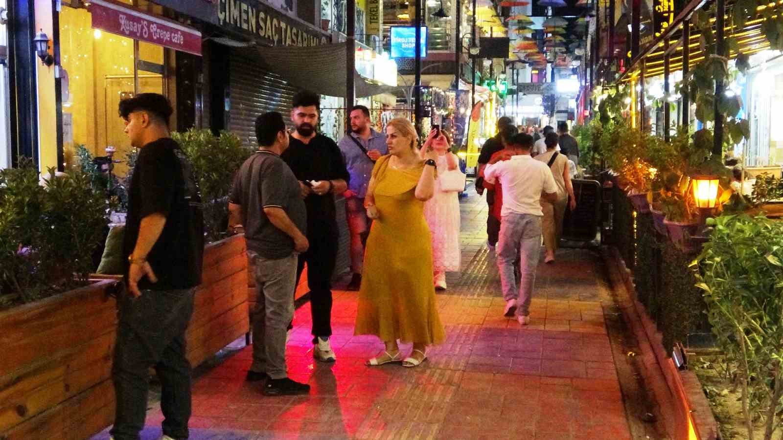 İranlı turistler Aşure tatilini Van’da eğlenerek geçirdi