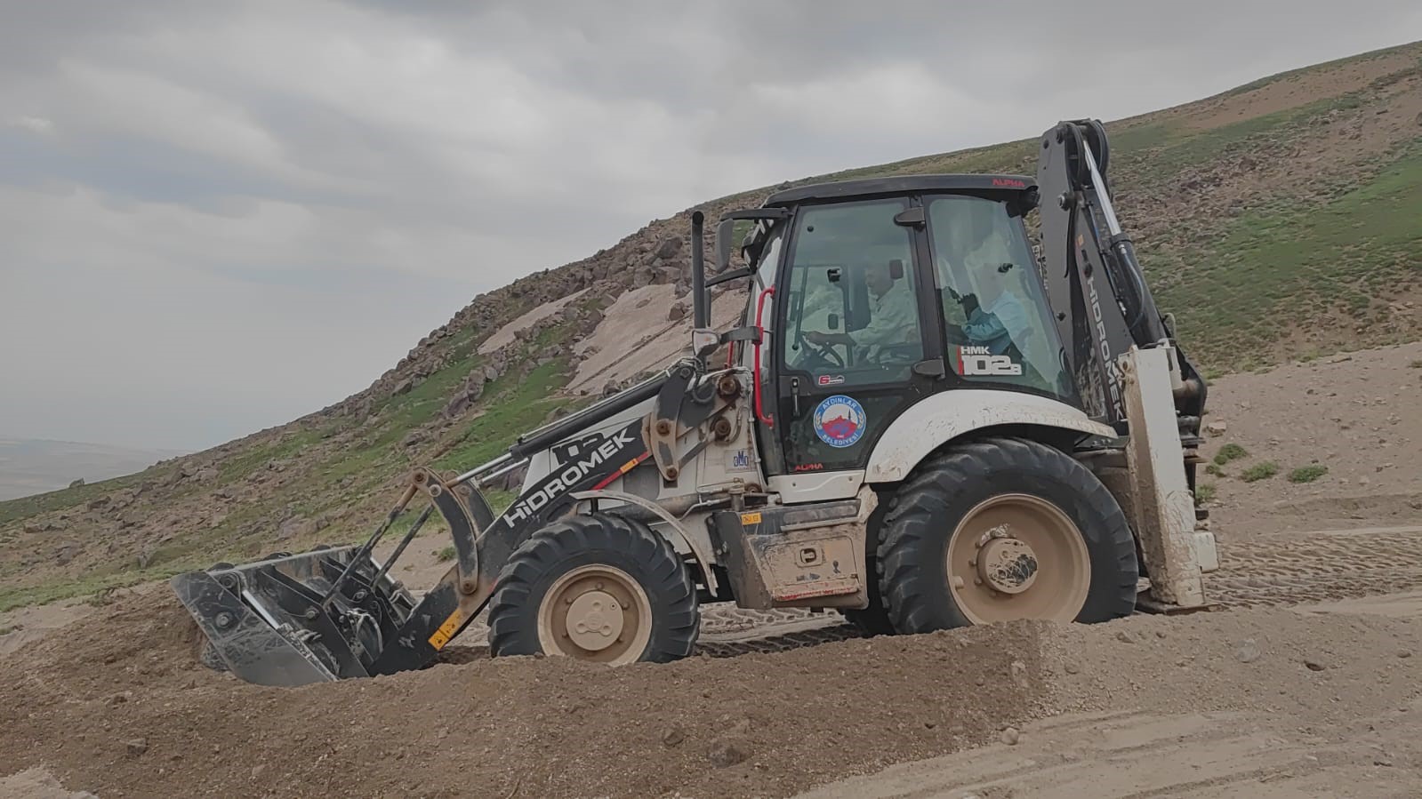 Türkiye’nin en yüksek üçüncü dağı Süphan Dağına yol açma çalışması